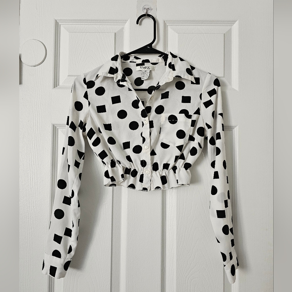 Pinky White Cropped Button-Up Shirt with Black Geometric Print